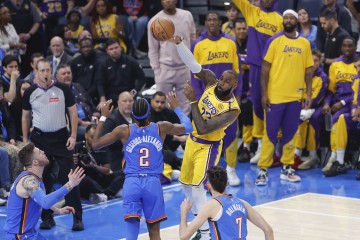 北美世界杯-霍里：詹姆斯是唯一有权抱怨裁判的人 他没有SGA&amp;东里的吹罚待遇