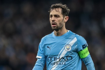 英媒：B席受到巴黎关注，斯通斯预计也将于今夏离开曼城