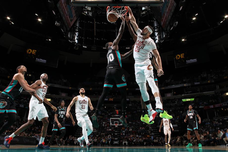 [图]莫布利24+6施罗德22+11 骑士客场逆转灰熊